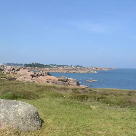De La Sur Le Port De Plaisance De Bretagne Lézardrieux